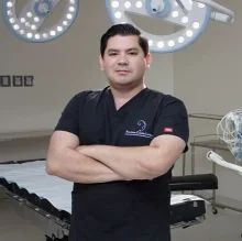 Foto de Dr. Abraham Castillo Lartigue, Otorrinolaringología en Monterrey