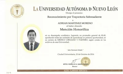 Foto de Dr. Adrián Martínez Moreno, Dermatología en Monterrey