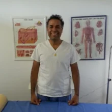 Foto de Dr. Angel Suro Reyes, Dermatología en Monterrey