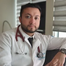 Foto de Dr. César René Zavala Cardona, Medicina Interna en Monterrey