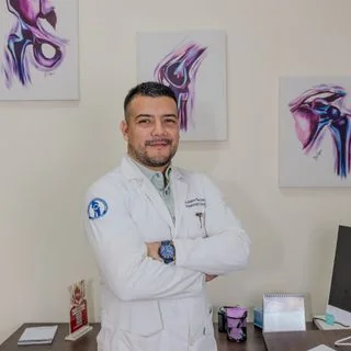 Foto de Dr. Cristopher Beas Sandoval, Ortopedia y Traumatología en Monterrey