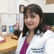 Foto de Dr. Dalia Trinidad Puentes Martínez, Otorrinolaringología en Monterrey