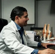 Foto de Dr. Fernando Abraham Leyva López, Ortopedia y Traumatología en Monterrey