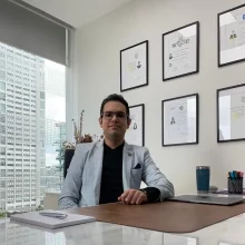 Dr. Carlos Francisco Forasté Enríquez plástico