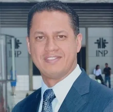 Dr. Edgar Martínez
