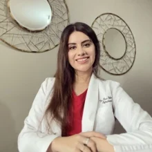 Foto de Dr. Elena Robles Rivera, Oftalmología en Guanajuato