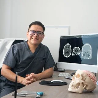 Foto de Dr. Luis Urcid, Neurocirugía en Xalapa
