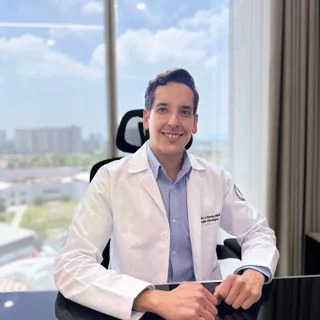 Foto de Dr. Octavio Alejandro Fuentes Mendez, Urología en Zapopan