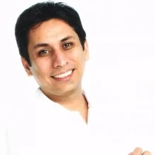 Dr. Ricardo Salas Flores