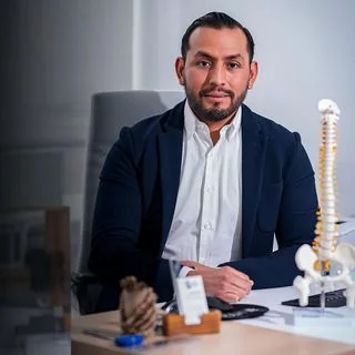 Foto de Dr. Eduardo Sumano Nolasco, Ortopedia y Traumatología en Puebla