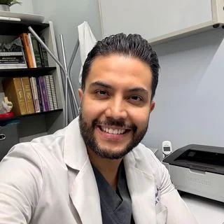 Foto de Dr. Guillermo Fernández de Lara Guevara, Ortopedia y Traumatología en Puebla