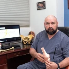 Foto de Dr. Héctor Hugo García Madrid, Ortopedia y Traumatología en Puebla