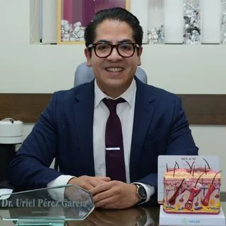 Foto de Dr. Uriel Pérez García, Dermatología en Puebla