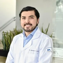 Foto de Dr. Abraham E. Solorio, Ortopedia y Traumatología en Querétaro