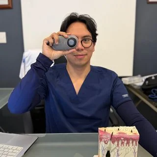 Foto de Dr. Gustavo A. Silva Flores, Dermatología en Querétaro