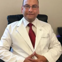 Foto de Dr. Héctor Rodrigo Encorrada Luarca, Ortopedia y Traumatología en Querétaro