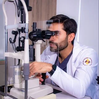 Foto de Dr. Jesús Armando Otero Martínez, Oftalmología en Querétaro