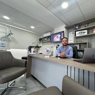 Foto de Dr. Juan Luis Gasca Vera, Oftalmología en Querétaro