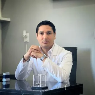 Foto de Dr. Rafael Córdova Rentería, Ortopedia y Traumatología en Querétaro