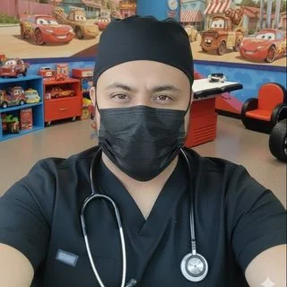Foto de Dr. Uzziel Ismael Rodriguez Calderon, Pediatría en Querétaro