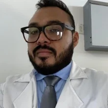 Foto de Dr. Alejandro Oddin Oliveros Xiu, Cardiología en Cancún