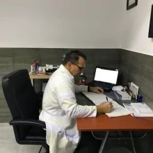 Foto de Dr. José Guillermo Cabrera Arias, Oftalmología en Cancún