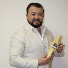 Foto de Dr. Fernando Hernández Pérez, Ortopedia y Traumatología en Juárez