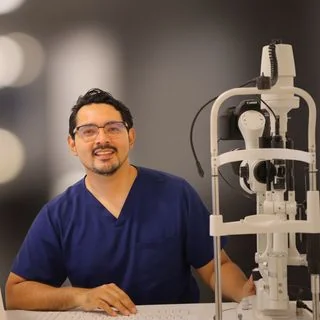 Foto de Dr. Luis Humberto Ek Ross, Oftalmología en Culiacán