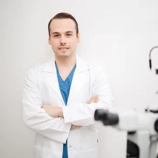 Foto de Dr. Alfonso Manuel Cevallos Salinas, Oftalmología en Villahermosa