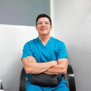Foto de Dr. Cesar Arcadio Vera Perez, Ortopedia y Traumatología en Villahermosa