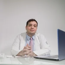 Foto de Dr. Adrian Lizama de Lille, Ortopedia y Traumatología en Mérida