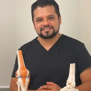 Foto de Dr. Alejandro Chávez Valdez, Ortopedia y Traumatología en Mérida