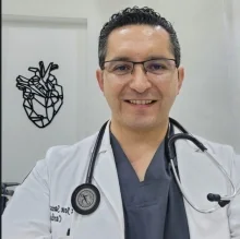 Foto de Dr. José Martín Santa Cruz Ruiz, Cardiología en Mérida
