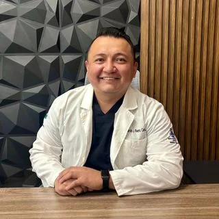 Foto de Dr. Normando de Jesús Rivera Canul, Ortopedia y Traumatología en Mérida